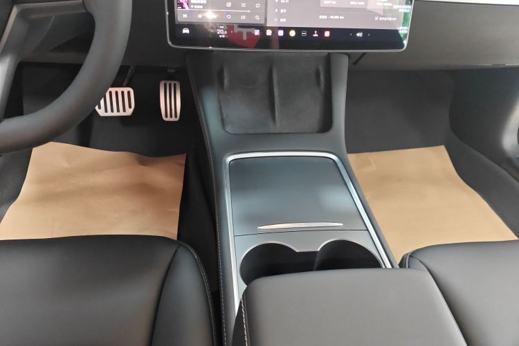 Tesla Model 3 2022 car image #18