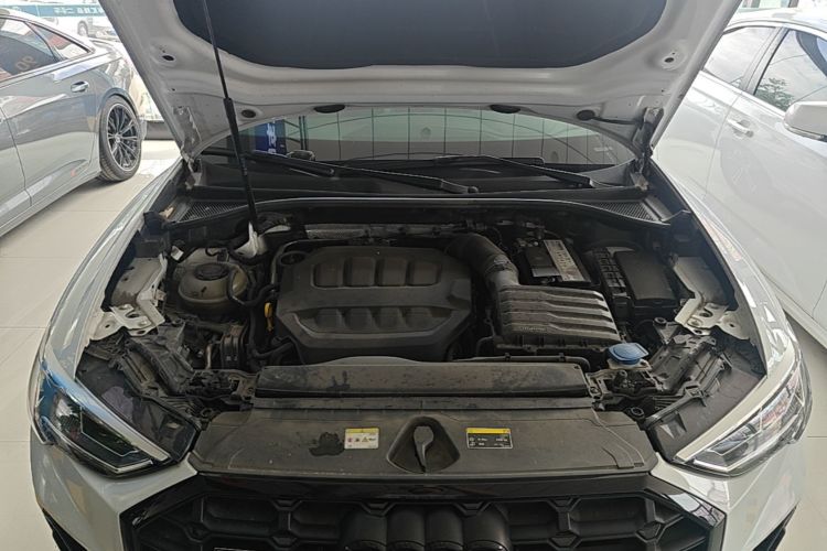 Audi Q3 2023 car image #20