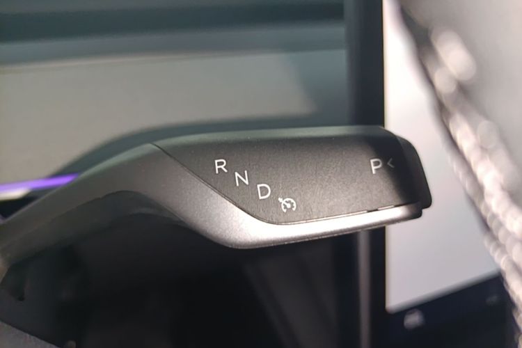 Tesla Model Y 2024 car image #14