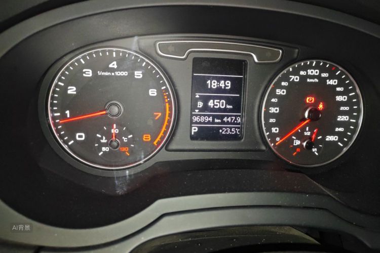 Audi Q3 2015 car image #14