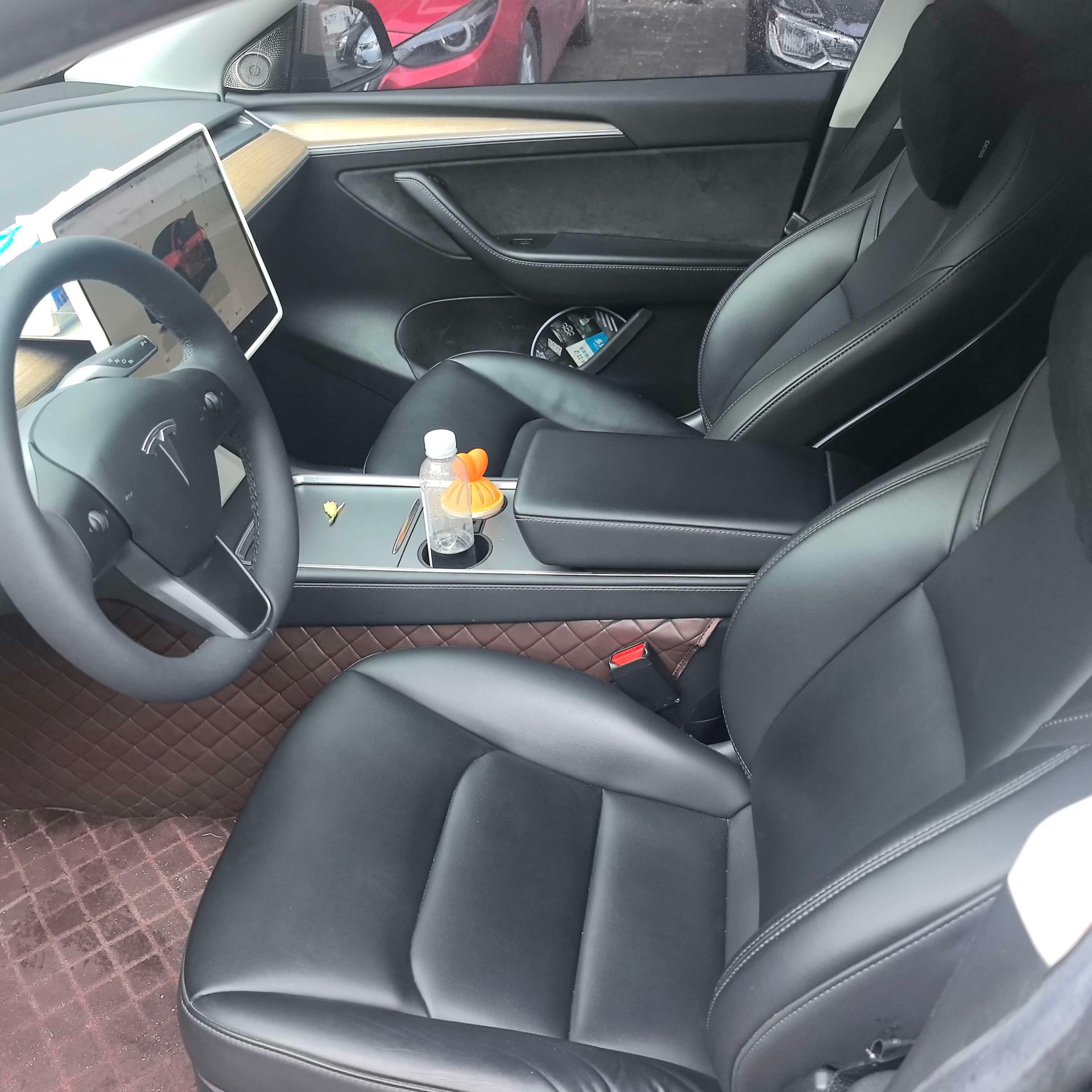 Tesla Model Y 2022 #5 Tesla Model Y 2022 car image #5