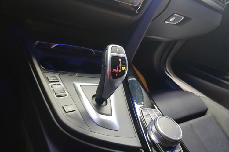 BMW 3 Series 2019 #14 BMW 3 Series 2019 car image #14