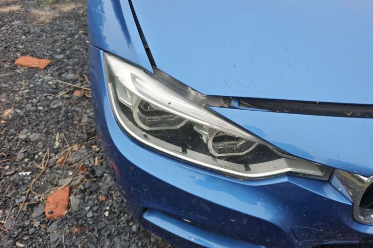 BMW 3 Series 2019 car image #8