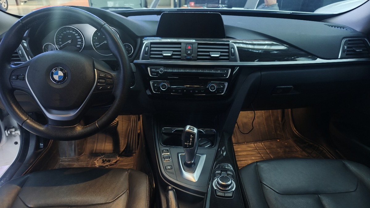 BMW 3 Series GT 2017 #7 BMW 3 Series GT 2017 car image #7