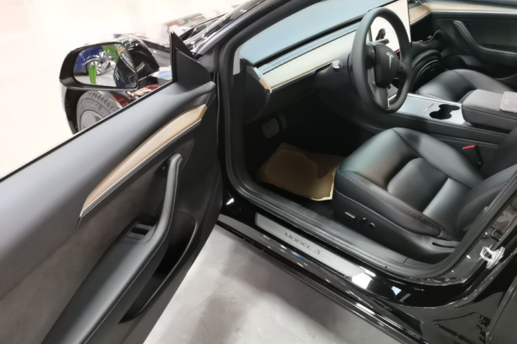 Tesla Model 3 2021 car image #16