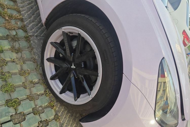 Tesla Model 3 2020 car image #9