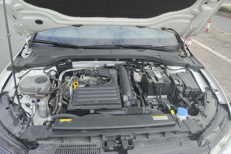 Volkswagen Golf 2024 car image #20