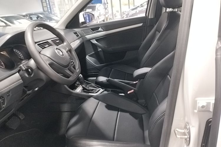 Volkswagen Lavida 2019 car image #15