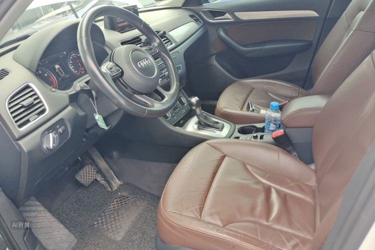 Audi Q3 2016 car image #17