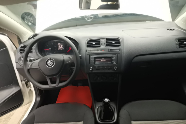 Volkswagen Polo 2015 #10 Volkswagen Polo 2015 car image #10