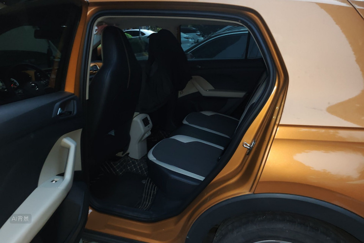 Volkswagen T-Cross 2019 car image #19