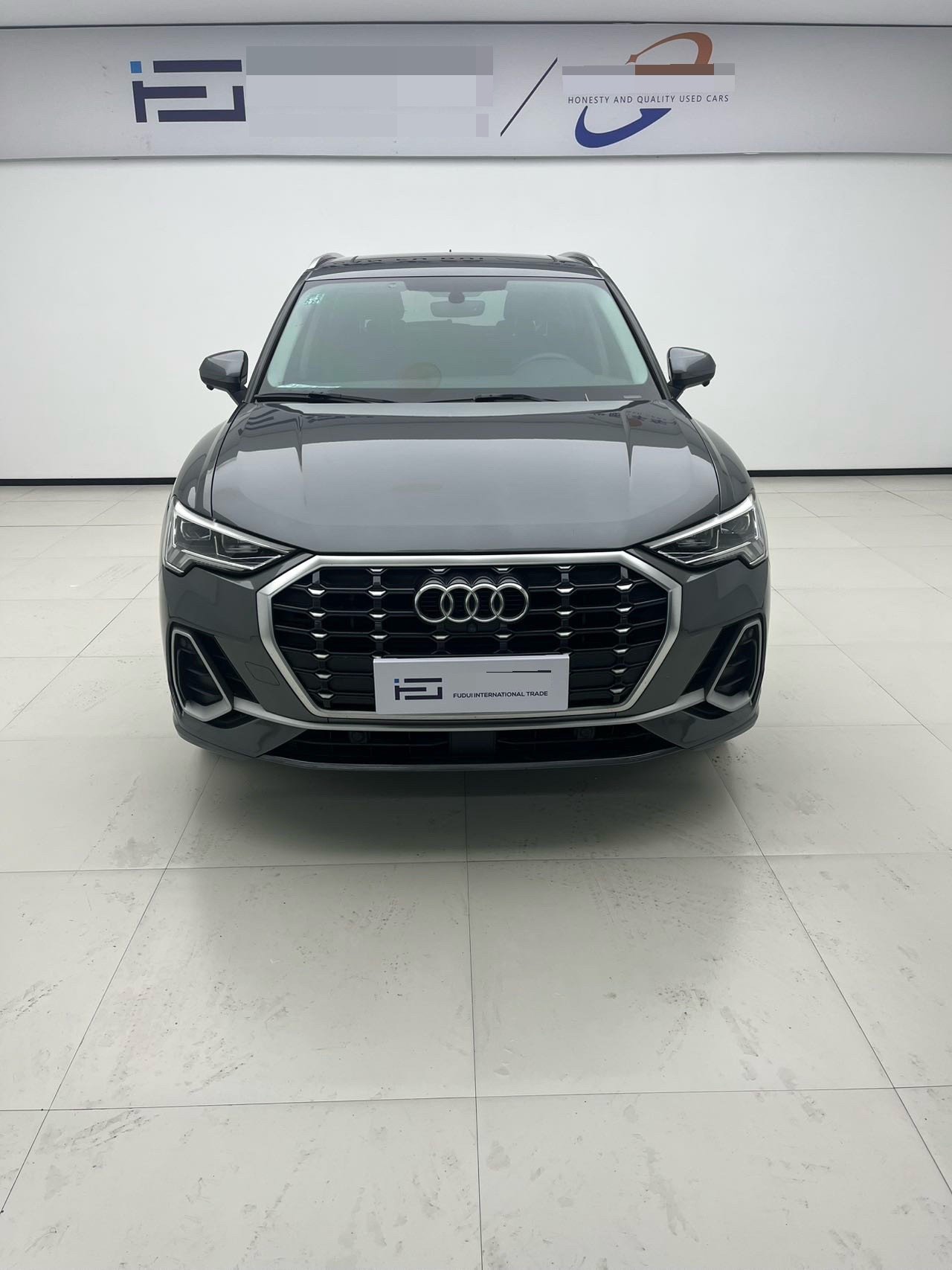 Audi Q3 2021 car image #2