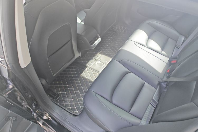 Tesla Model 3 2020 car image #18