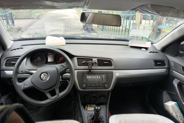 Volkswagen Lavida 2019 car image #12