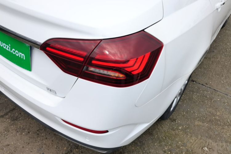 GEELY Emgrand 2021 immagine di auto #8