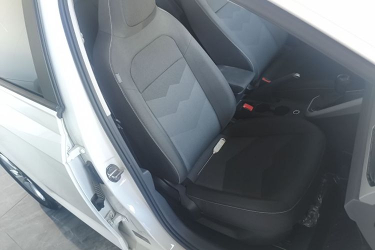 Volkswagen Polo 2022 car image #24