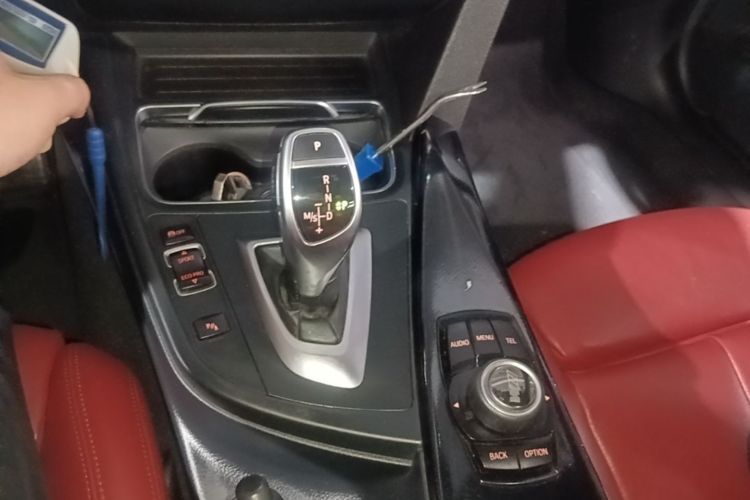 BMW 3 Series 2017 #18 BMW 3 Series 2017 car image #18