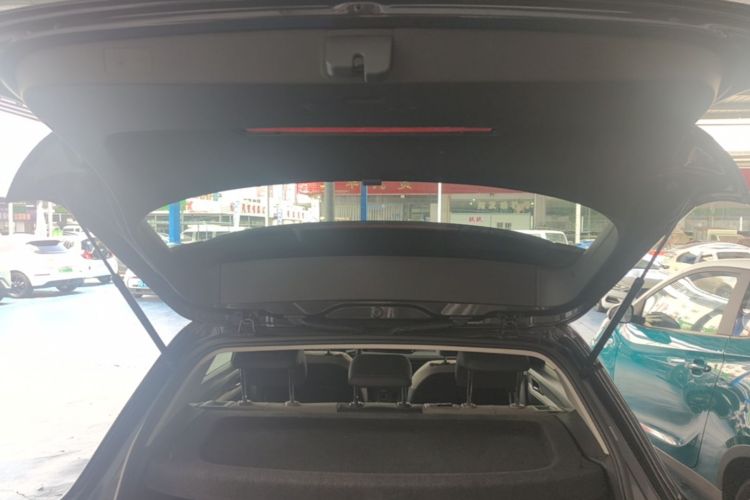 Volkswagen Golf 2022 car image #19