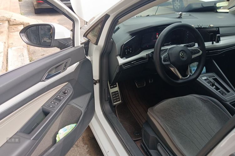 Volkswagen Golf 2021 car image #18