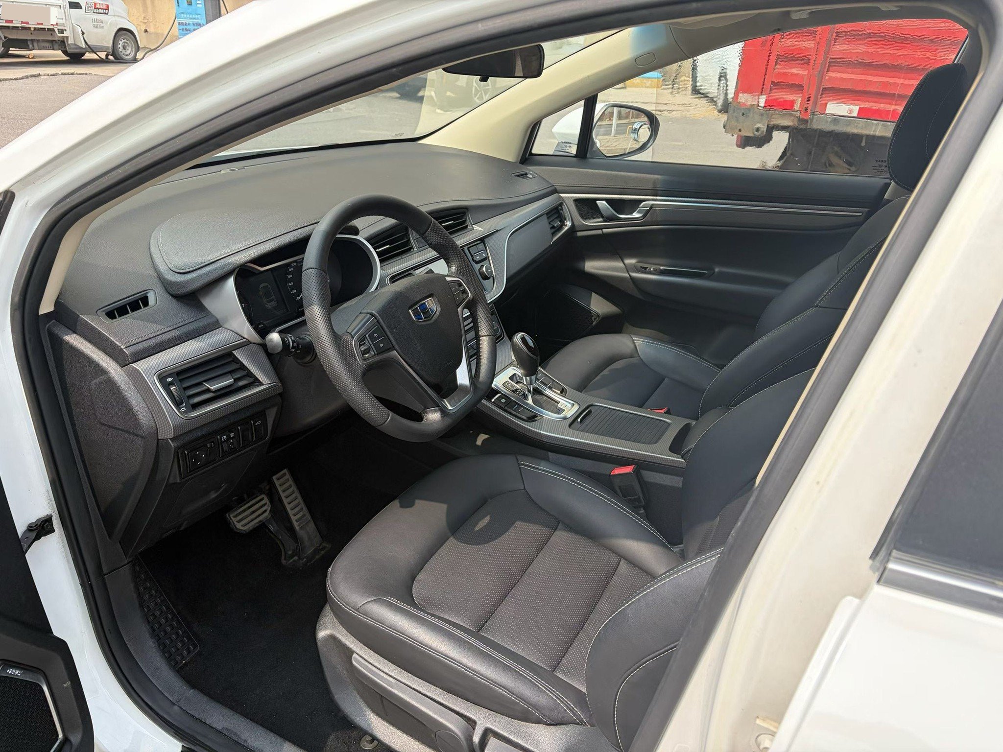 GEELY Emgrand GS 2016 car image #4