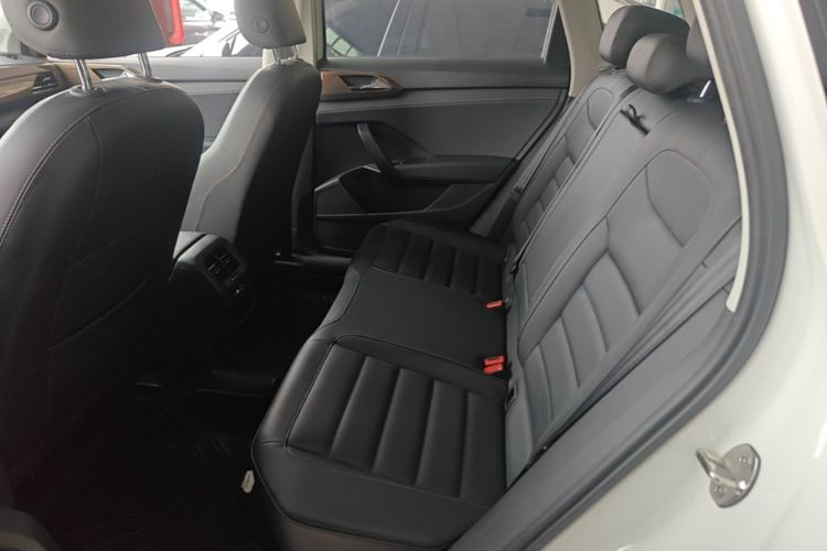 Volkswagen Tharu 2021 car image #13