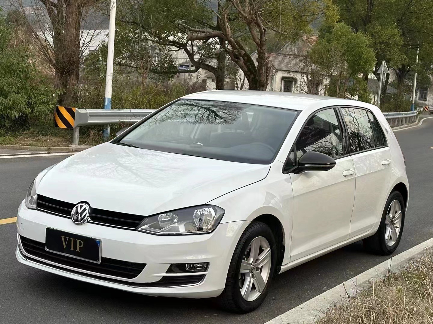 Volkswagen Golf 2016 car image 
