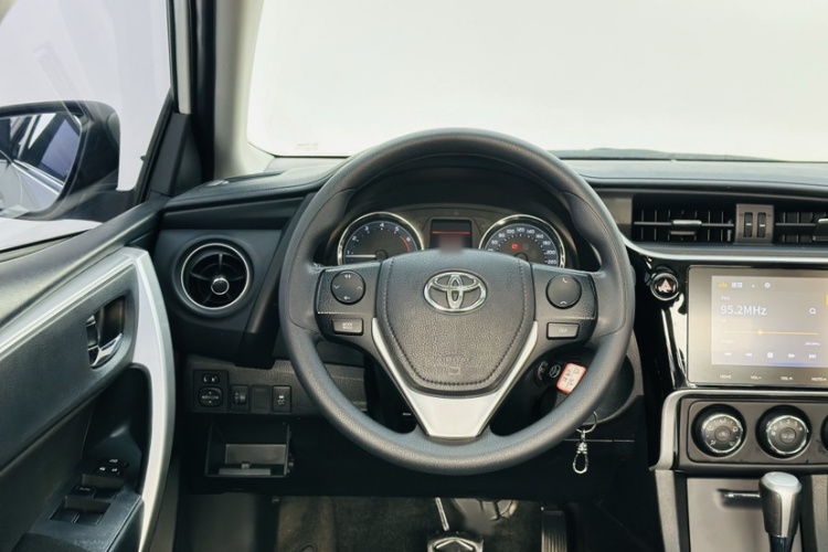 Toyota Corolla 2018 #25 Toyota Corolla 2018 car image #25