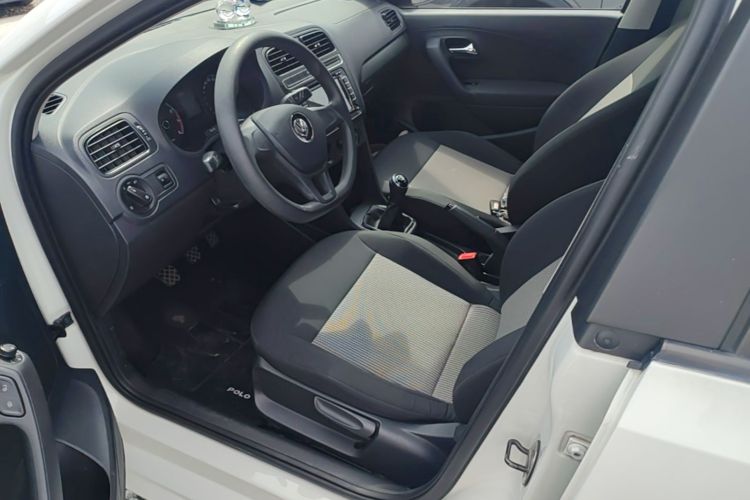 Volkswagen Polo 2016 car image #15