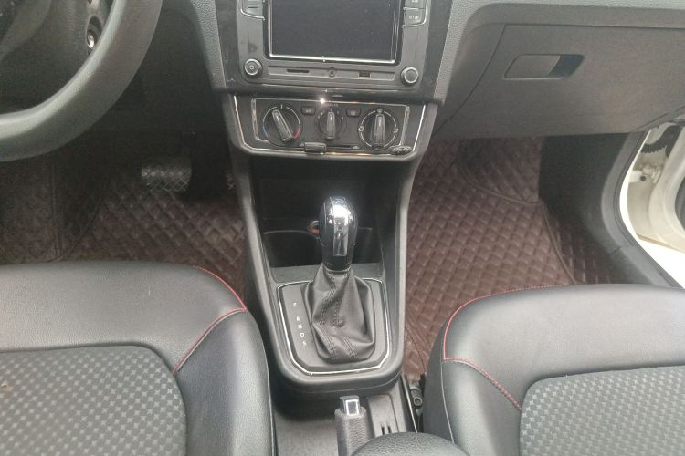 Volkswagen Santana 2017 #14 Volkswagen Santana 2017 car image #14