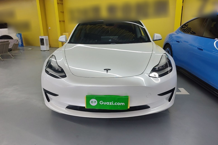 Tesla Model 3 2020 car image #3