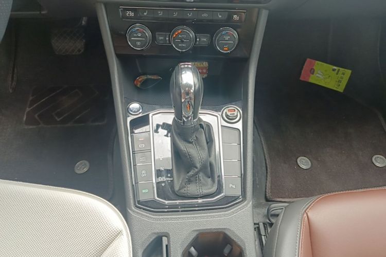 Volkswagen Lavida 2019 car image #14