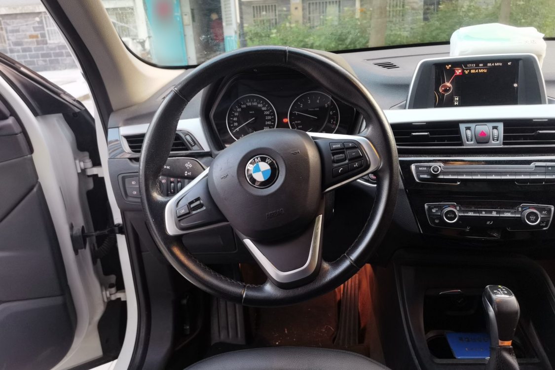BMW X1 2017 #22 BMW X1 2017 car image #22