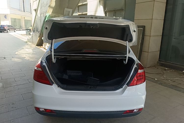 GEELY Emgrand 2017 #21 GEELY Emgrand 2017 car image #21