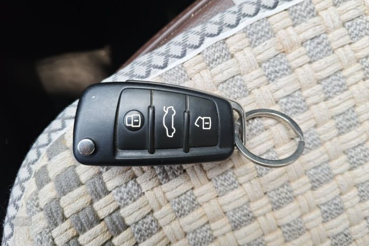 Audi Q3 2014 immagine di auto #10