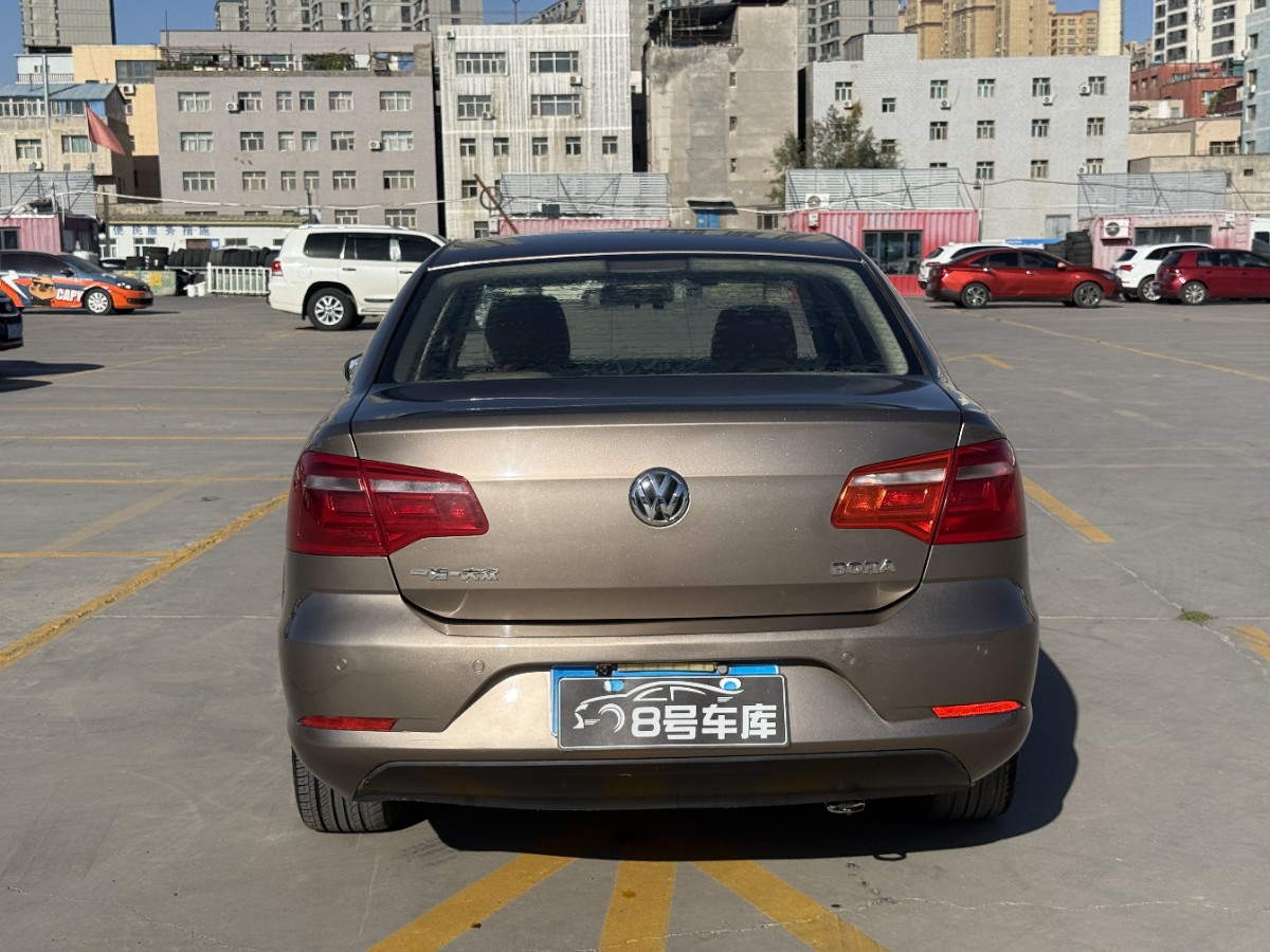 Volkswagen Bora 2014 car image #8