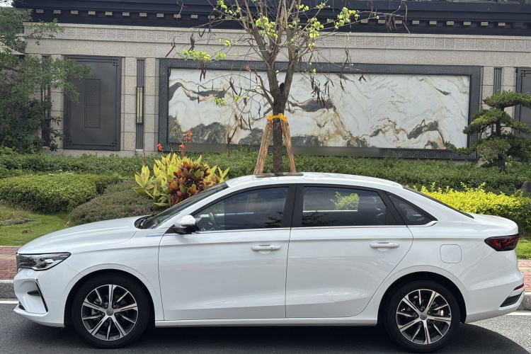 GEELY Emgrand 2022 #6 GEELY Emgrand 2022 car image #6