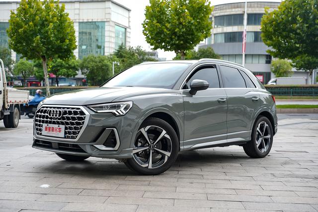 Audi Q3 2025 car image #18