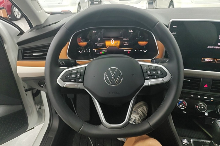 Volkswagen Bora 2025 car image #11