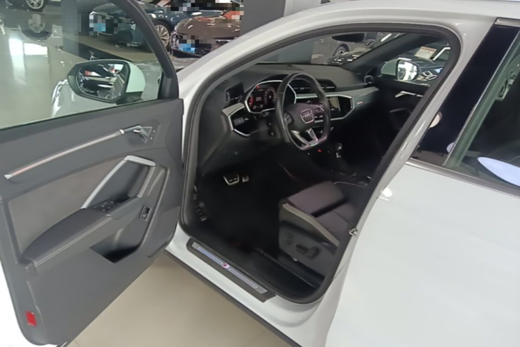 Audi Q3 2024 #12 Audi Q3 2024 car image #12
