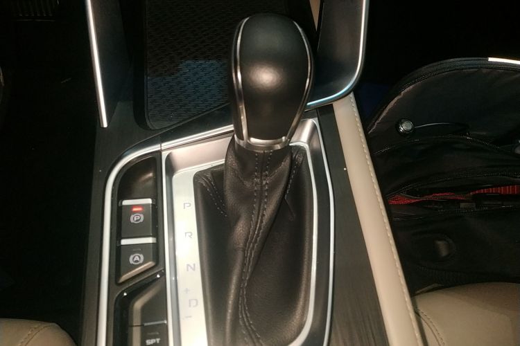 GEELY Binray 2019 immagine di auto #30