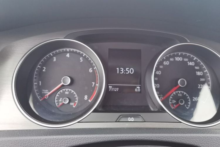 Volkswagen Golf 2015 car image #16