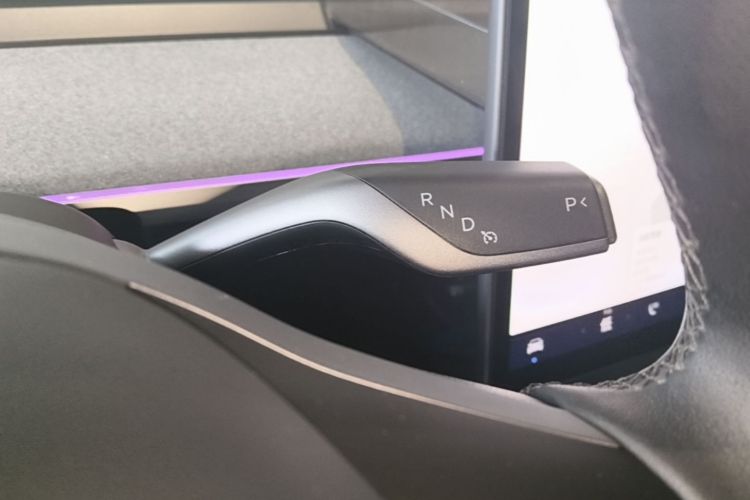 Tesla Model Y 2024 #14 Tesla Model Y 2024 car image #14