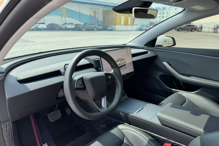 Tesla Model 3 2025 #12 Tesla Model 3 2025 car image #12