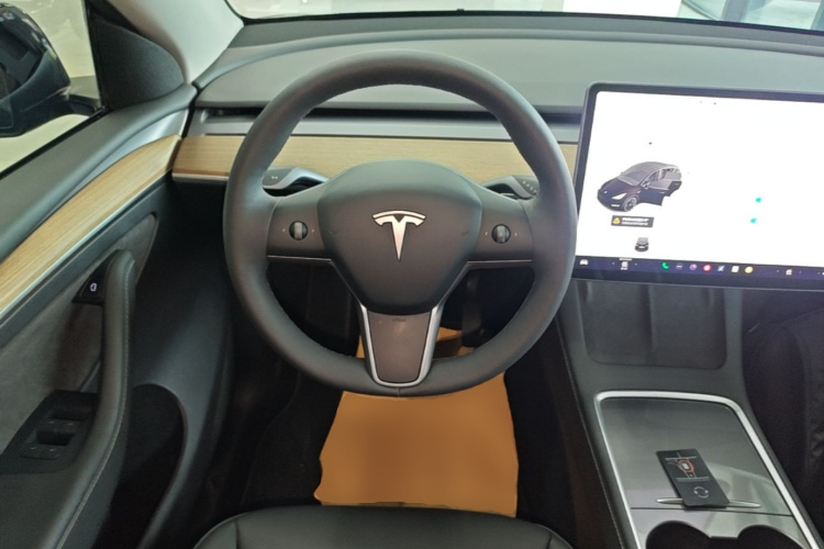 Tesla Model Y 2021 #11 Tesla Model Y 2021 car image #11