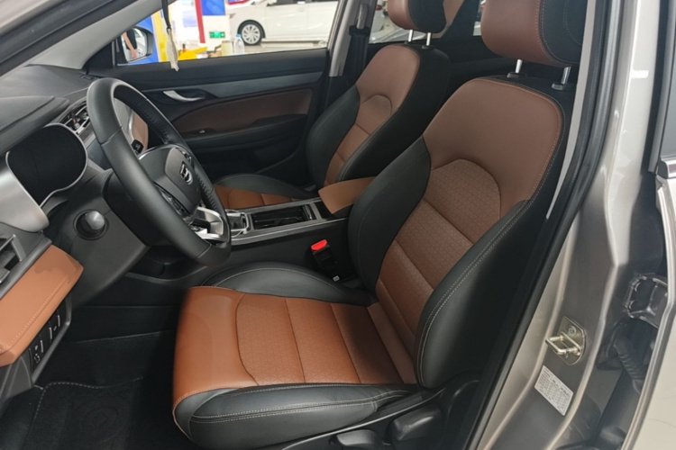 GEELY Emgrand 2021 #15 GEELY Emgrand 2021 car image #15