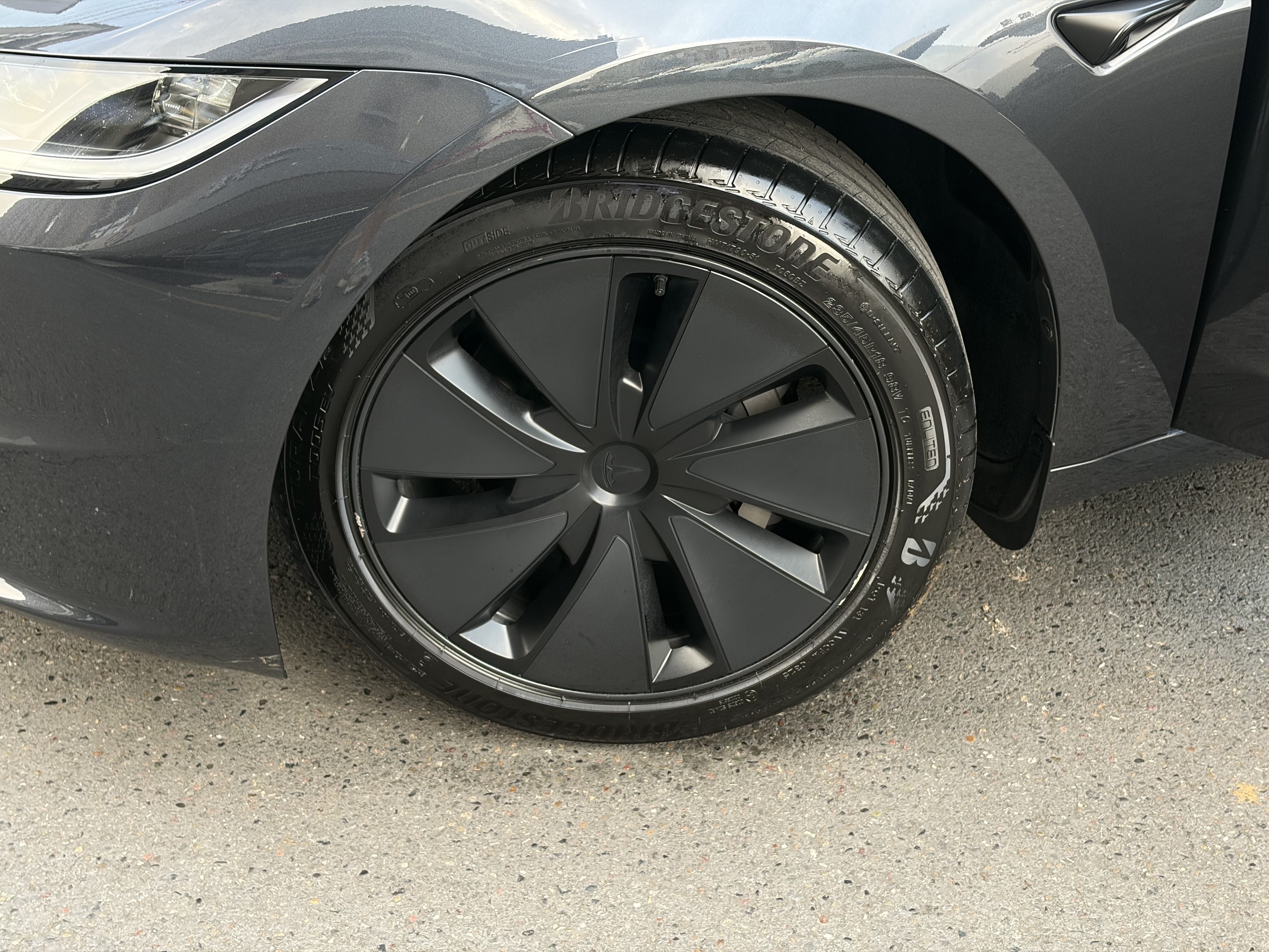 Tesla Model 3 2025 car image #11