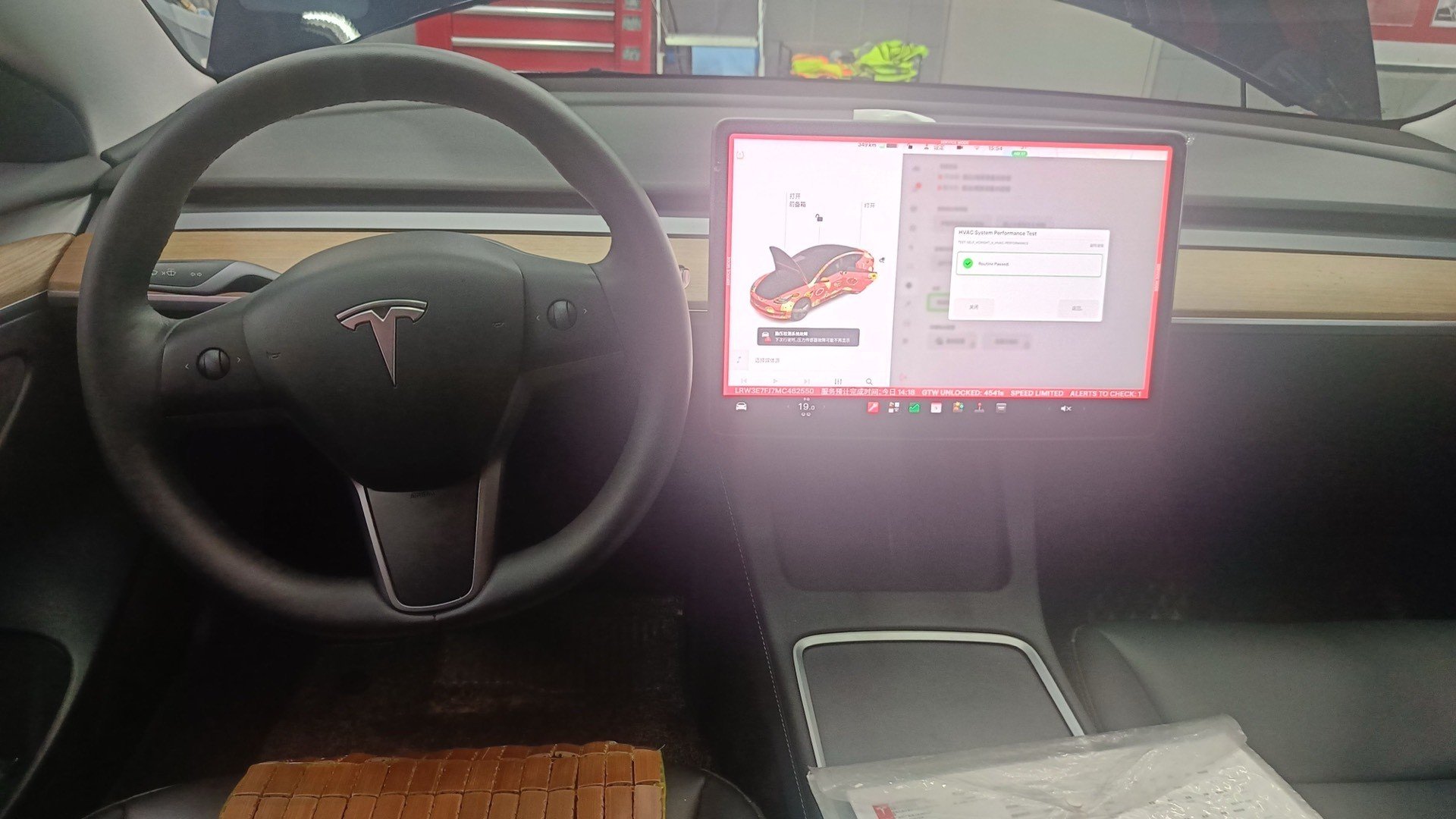 Tesla Model 3 2021 car image #2