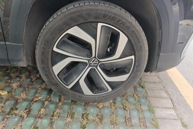 Volkswagen Tharu 2024 immagine di auto #9