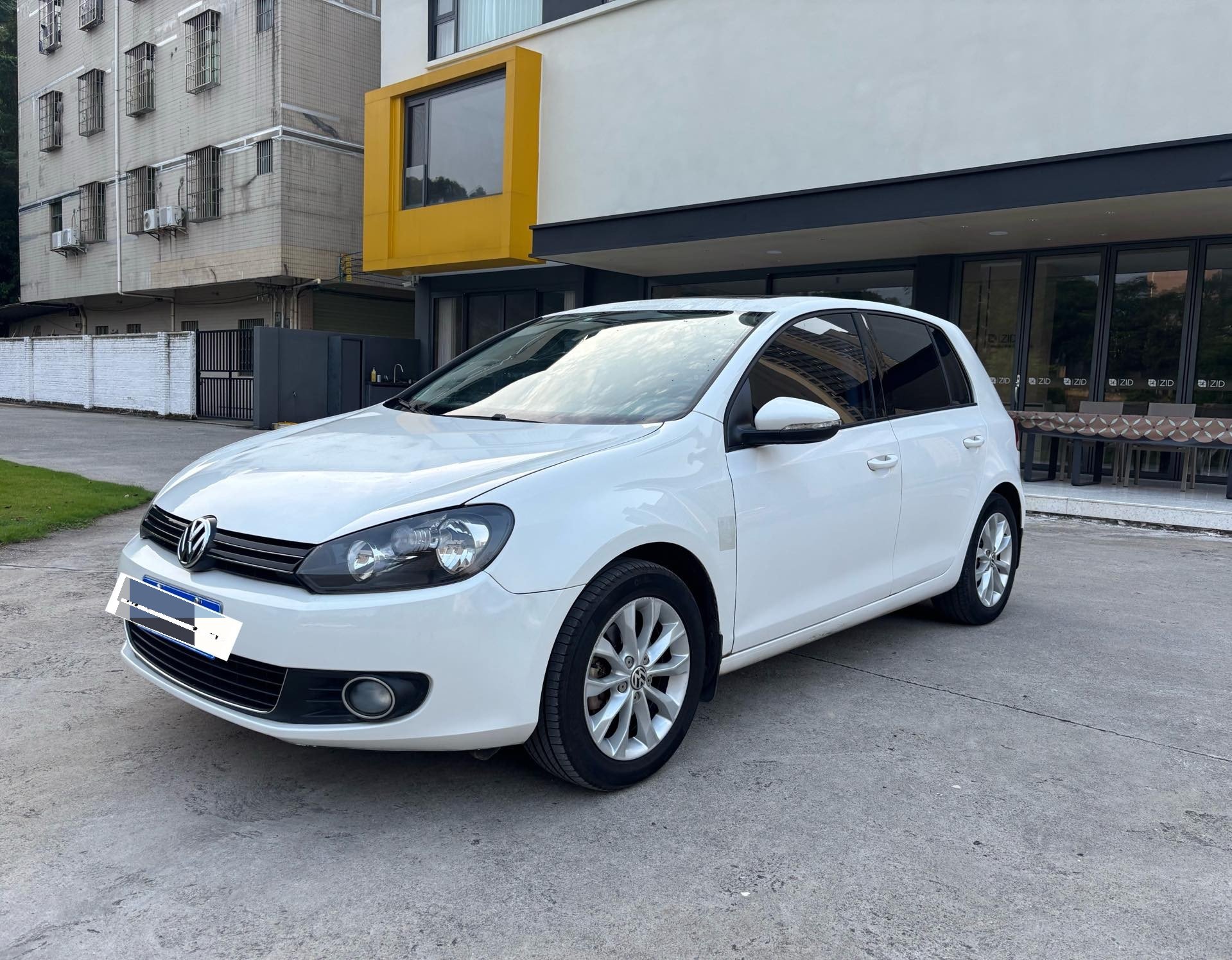 Volkswagen Golf 2013 car image 