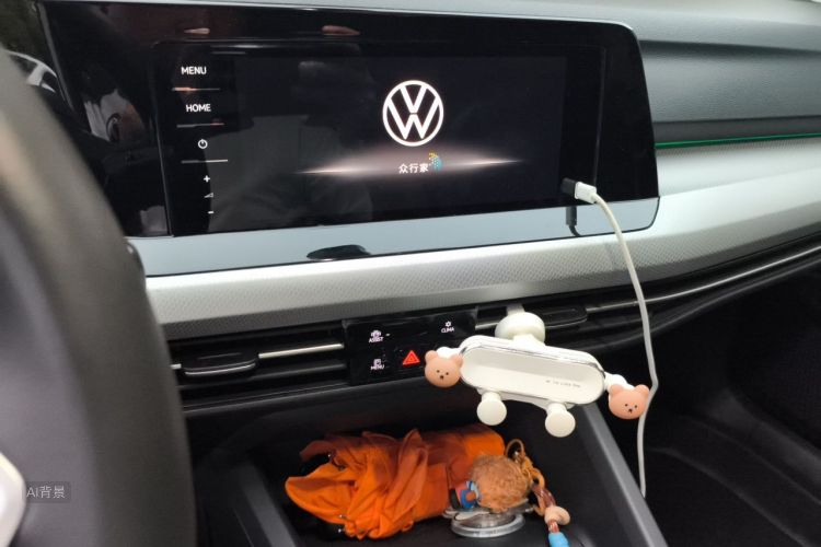 Volkswagen Golf 2023 car image #15